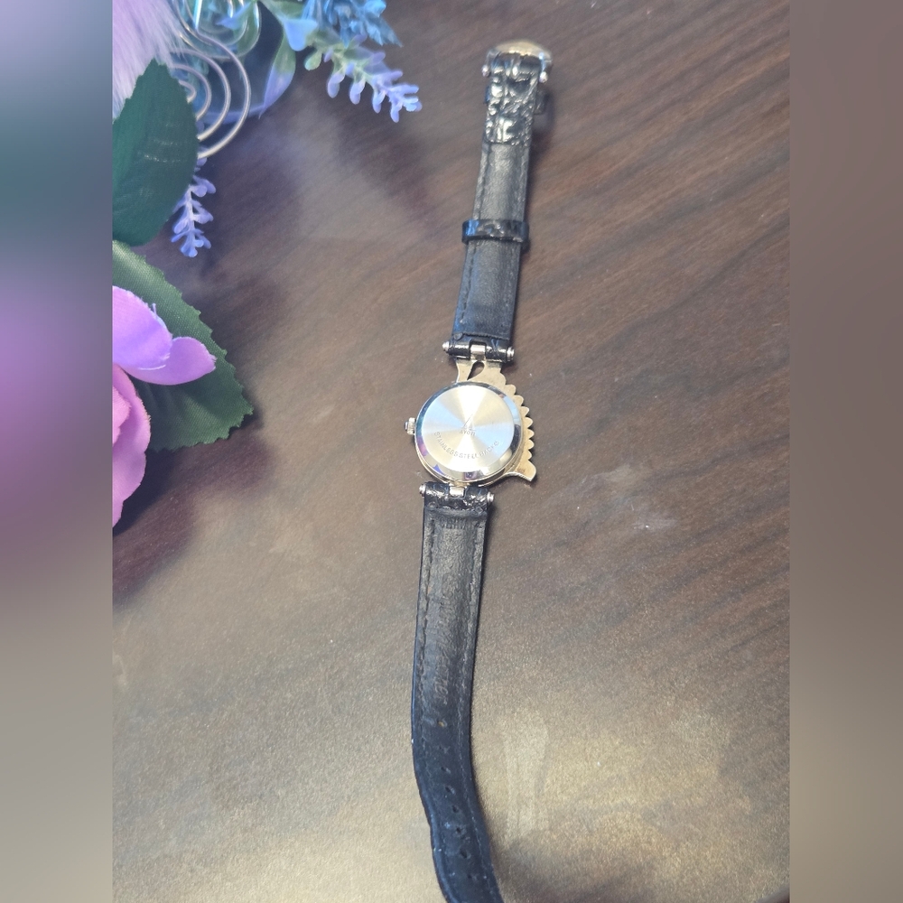 Vintage Avon Black Leather Strap Quartz Watch/Decorative Silver-Tone Swan Design - Picture 6 of 6